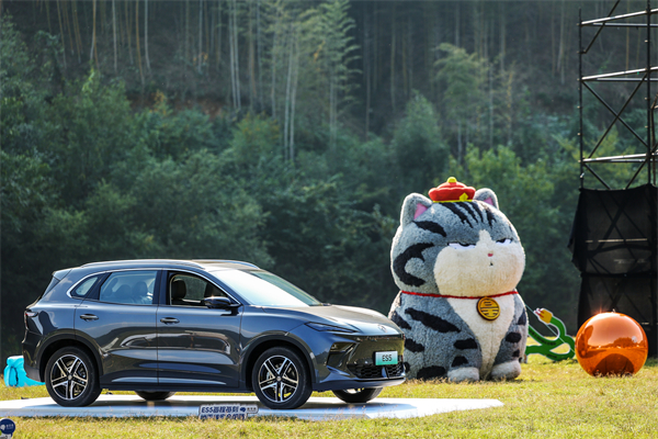 全球高标准纯电后驱SUV MG ES5宠你自在生活，增换购惊喜价9.99万元起