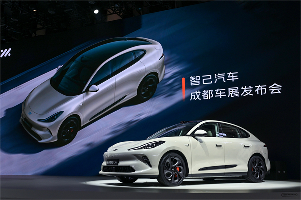 全新智己LS6正式发布，预售权益价22.99万-29.99万元 一款让你开到爽的“超City智能SUV”